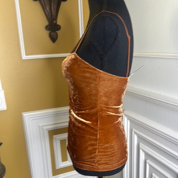 Toni
Velvet Ruched Top - Picture 7 of 7